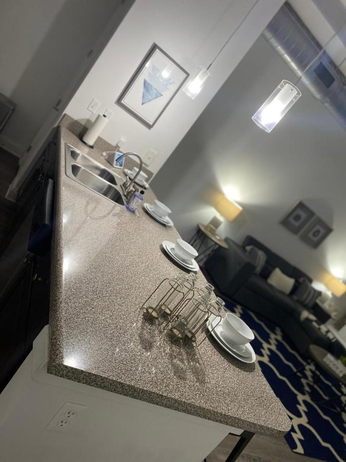 Industrial Smart Home Apartment In The Center Of Downtown ממפיס מראה חיצוני תמונה